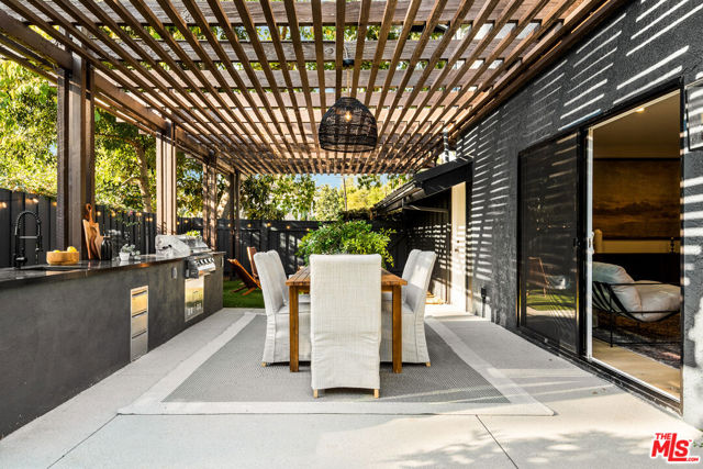 22824 Margarita Drive, Woodland Hills CA: https://media.crmls.org/mediaz/3985d80d-d084-4ee9-a1e0-70c0bc96bc5d.jpg