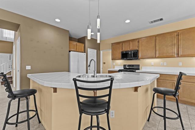 25231 Ridgemoor Road, Menifee CA: https://media.crmls.org/mediaz/3985f2e3-25c8-41f3-a9e1-26f9b128677c.jpg