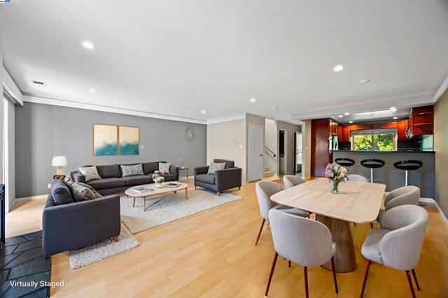 3315 Willis Lane, Alameda CA: https://media.crmls.org/mediaz/39860226-40ec-4715-83cd-26865b0a42d0.jpg