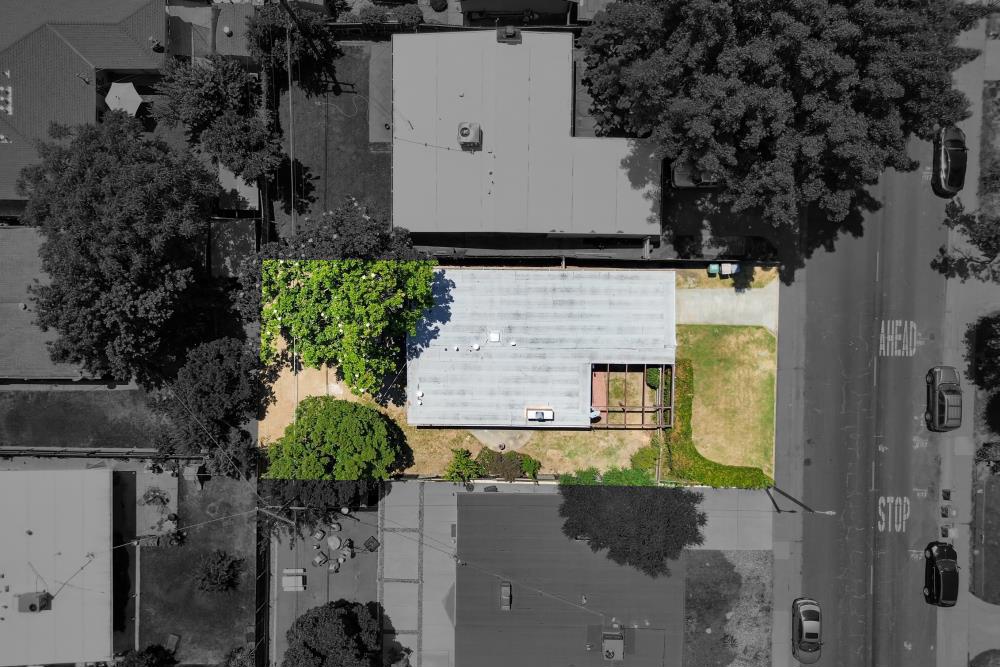https://media.crmls.org/mediaz/3986217a-e4d5-420e-9b9d-917d054de717.jpg?preset=X-Large