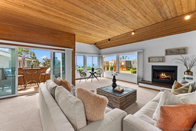 315 Colima Court, La Jolla CA: https://media.crmls.org/mediaz/39863afe-bccf-4121-98c5-97a8ac7018e2.jpg