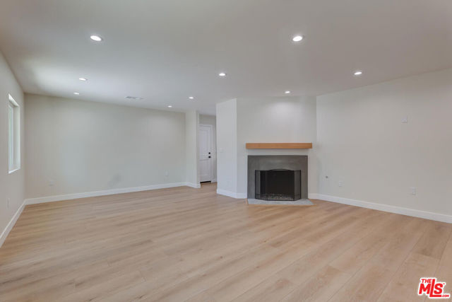 7444 Ostrom Avenue, Lake Balboa CA: https://media.crmls.org/mediaz/39870cf9-97c3-4a39-ae7c-96ea8c969c65.jpg