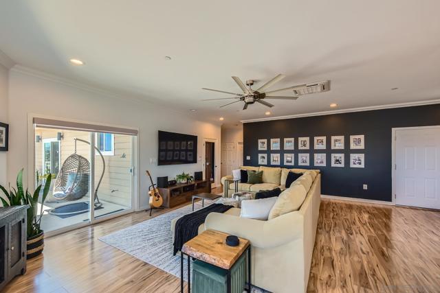 9180 Tokaj Ln, Spring Valley CA: https://media.crmls.org/mediaz/3987d07a-30a3-4ab8-818c-48b34e5245cb.jpg