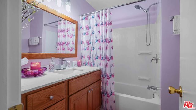 5870 Green Valley Circle, Culver City CA: https://media.crmls.org/mediaz/3988cf5e-b80d-43e9-89d4-368795f00487.jpg