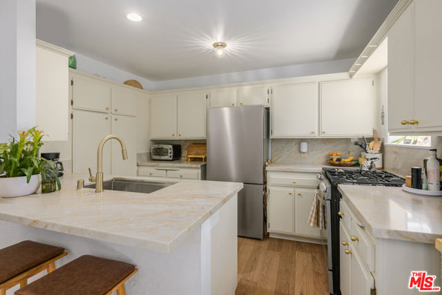 2 Bed Home for Sale in Culver City, California