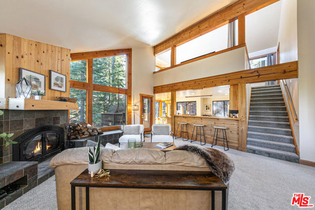 11504 Skislope Way, Truckee CA: https://media.crmls.org/mediaz/39896459-7fab-48f5-aafb-e6e4e78c1682.jpg