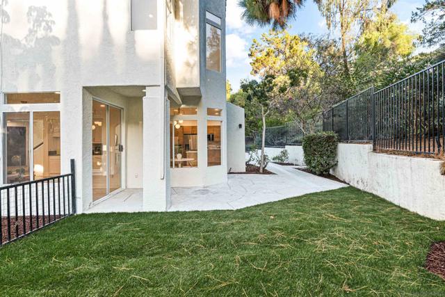 4943 Marin Dr, Oceanside CA: https://media.crmls.org/mediaz/3989c75b-3a9c-4419-8849-c88099a219cc.jpg