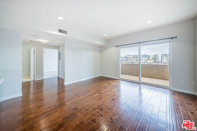 Image 3 for 1029 S Hobart Blvd #403, Los Angeles, CA 90006