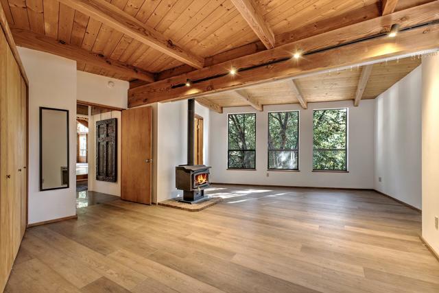 55283 Pine Crest, Idyllwild CA: https://media.crmls.org/mediaz/398ad702-5316-4590-954e-a53c2e959f5f.jpg