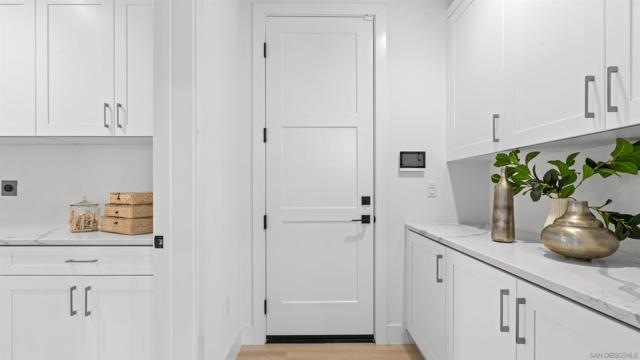 16925 Old Coach Rd, Poway CA: https://media.crmls.org/mediaz/398ba352-9f25-4716-b0ea-2fb86a4e8f3d.jpg