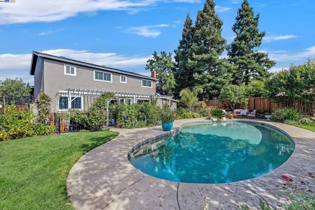 204 Franciscan Dr, Danville CA: https://media.crmls.org/mediaz/398c9514-4dfd-43f1-9b9d-e8baef64916b.jpg