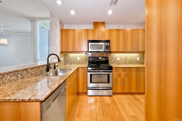Detail Gallery Image 9 of 57 For 1545 State Street, San Diego,  CA 92101 - 2 Beds | 2 Baths