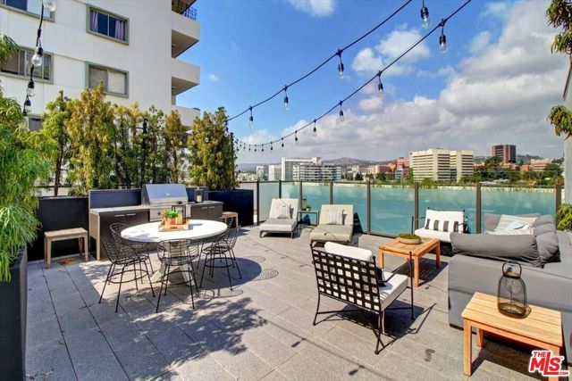 10777 WILSHIRE Boulevard, Los Angeles CA: https://media.crmls.org/mediaz/398dd825-7381-4ddb-ae04-f633869cfec2.jpg