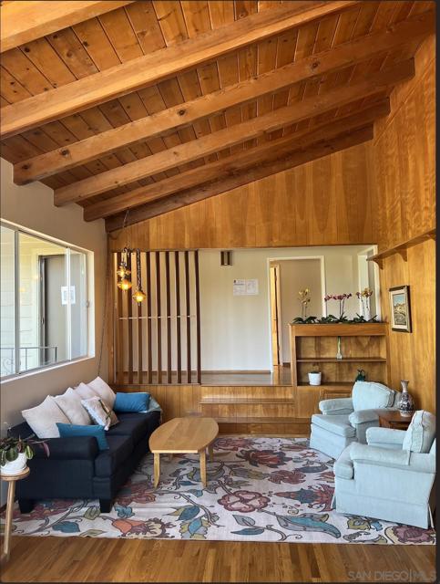 3958 Kenwood Dr, Spring Valley CA: https://media.crmls.org/mediaz/398e00f9-2696-471b-85a6-4f8b12acf95c.jpg