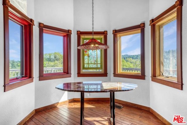 20799 Highway 128, Yorkville CA: https://media.crmls.org/mediaz/398e0278-63fa-451d-a027-3071255a5b9d.jpg