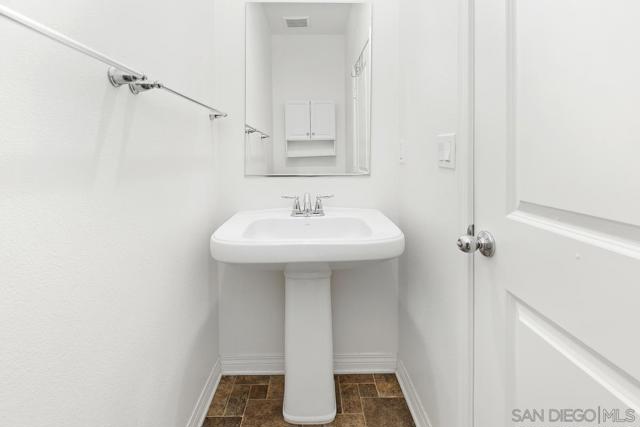 513 Sanderling, Imperial Beach CA: https://media.crmls.org/mediaz/398e2fa5-339f-4e75-928d-b13fbd4f7c76.jpg