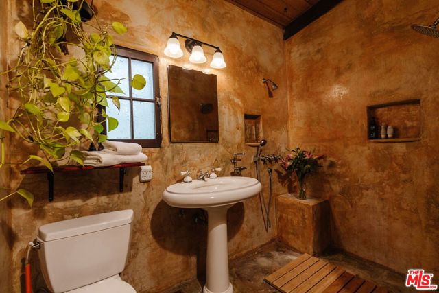 3 Bed Home for Sale in Topanga, California