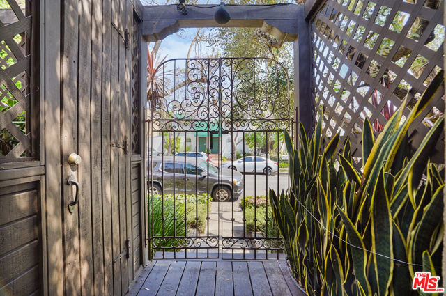 8830 Rangely Avenue, West Hollywood, California 90048, 4 Bedrooms Bedrooms, ,2 BathroomsBathrooms,Single Family Residence,For Sale,Rangely,24405497
