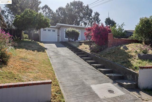 22882 Upland Way, Hayward CA: https://media.crmls.org/mediaz/398f1c2d-f1fe-44df-86a9-ff919a8edf91.jpg