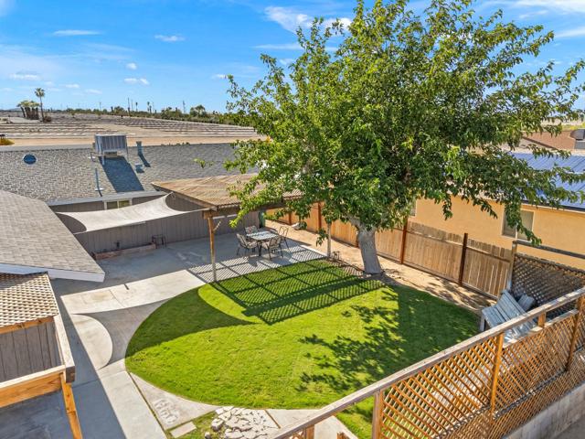 5343 Encelia Drive, 29 Palms CA: https://media.crmls.org/mediaz/398f5b44-5954-4e22-9053-17e35931d5b2.jpg