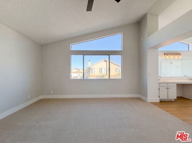 37740 Duffel Street, Palmdale CA: https://media.crmls.org/mediaz/398f6e07-1224-4d02-ad60-c83cd00c320d.jpg