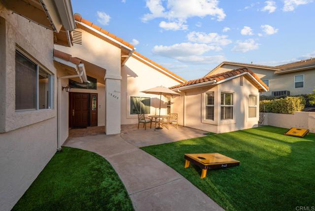 15425 Vista Vicente Dr, San Diego CA: https://media.crmls.org/mediaz/398f7e99-9d16-4e4f-a8e5-619db9cc1ebb.jpg
