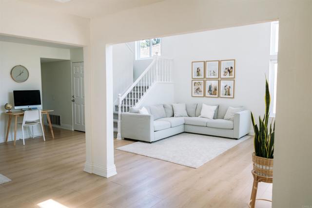 Image 4 of 18 For 14879 Heather Glen Way
