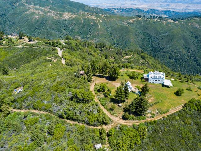 110 Silverline Road, Los Gatos CA: https://media.crmls.org/mediaz/398fd172-0fe1-4b31-8c7d-8d47a1a3183c.jpg