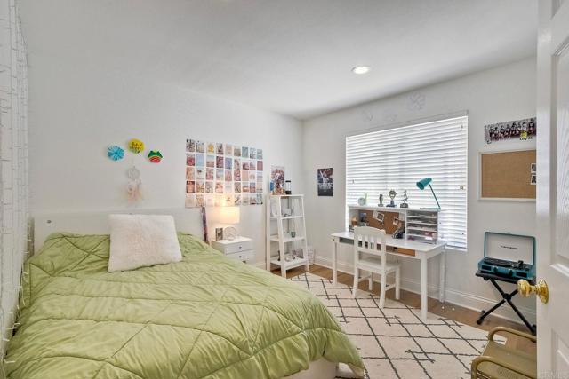 Detail Gallery Image 16 of 29 For 6586 Daylily Dr, Carlsbad,  CA 92011 - 3 Beds | 2/1 Baths