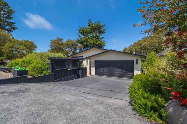 630 Terry Street, Monterey CA: https://media.crmls.org/mediaz/3991494c-5b3a-4f8c-88eb-3f43e90090be.jpg