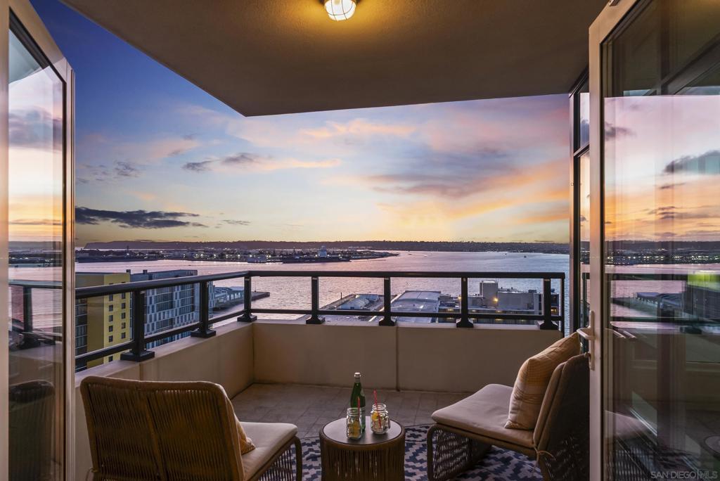 1205 Pacific Hwy #2106