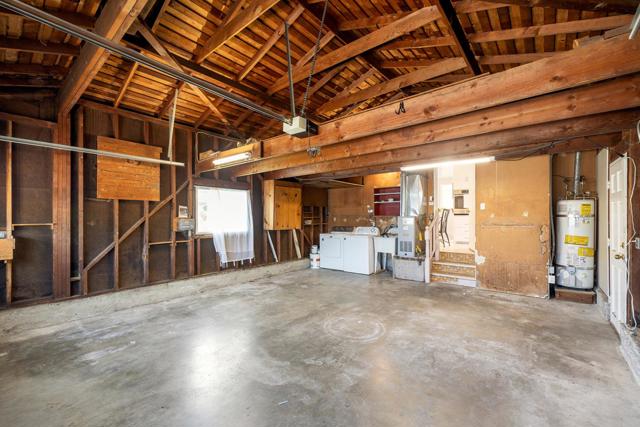 2225 Salisbury Way, San Mateo CA: https://media.crmls.org/mediaz/3991abfc-21ec-4324-9d11-a76b8f4f5d59.jpg