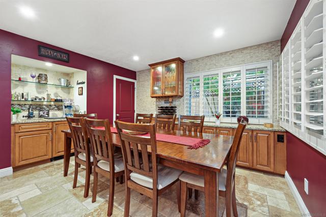 10976 Pallon Way, San Diego CA: https://media.crmls.org/mediaz/3991cbf8-8dd6-4f14-850b-ef60bb810ff2.jpg