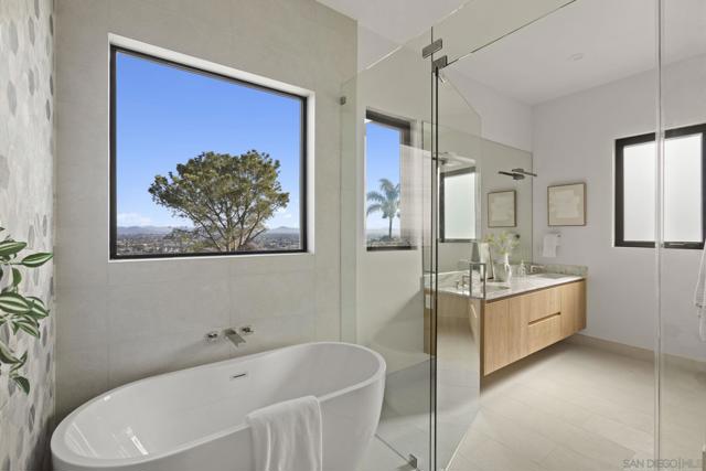 2448 Sagebrush Ct, La Jolla CA: https://media.crmls.org/mediaz/39925e11-ed24-4353-8a29-102c7a7db949.jpg