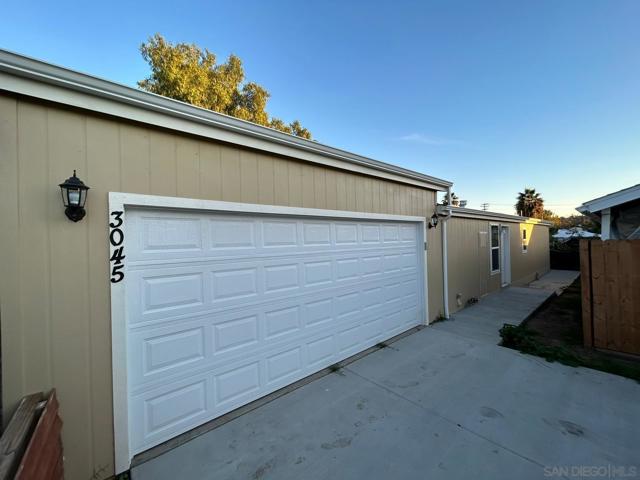 8975 Lamar St, Spring Valley CA: https://media.crmls.org/mediaz/3992e95a-94b4-443a-b0d3-956ead1b8fd6.jpg