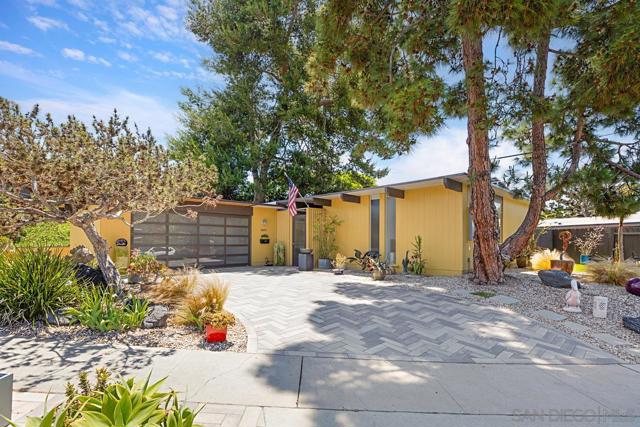 3455 Aldford Dr, San Diego CA: https://media.crmls.org/mediaz/39931479-cbde-4c69-8cb5-e685d0722d91.jpg