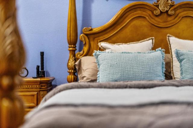 1995 Old Calaveras Road, Milpitas CA: https://media.crmls.org/mediaz/39932d3d-f821-4376-a996-06f185d7c702.jpg