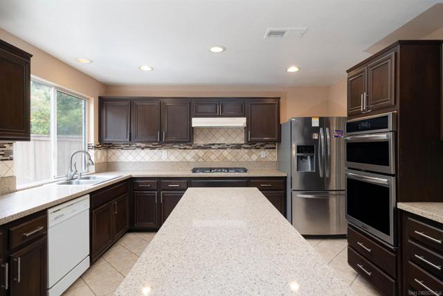 314 La Soledad Way, Oceanside CA: https://media.crmls.org/mediaz/3994014e-a601-4bcf-9d46-4ae4acf04128.jpg