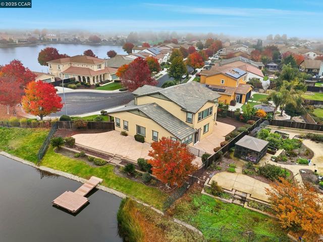 929 Painted Shore Court, Oakley CA: https://media.crmls.org/mediaz/399418b2-26b6-447c-856d-bd44a21fc76d.jpg