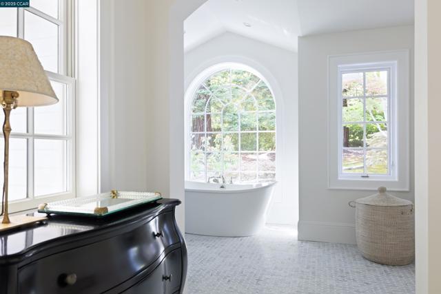 3828 Happy Valley Road, Lafayette CA: https://media.crmls.org/mediaz/399505c0-05fe-4da6-8601-404f02a3f428.jpg
