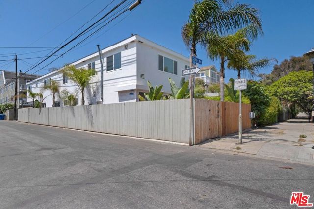 11 20TH Avenue, Venice, California 90291, ,Multi-Family,For Sale,20TH,20590868