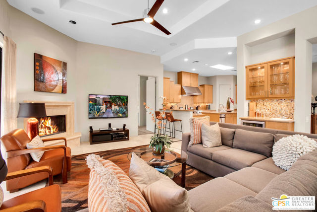 39700 Keenan Drive, Rancho Mirage CA: https://media.crmls.org/mediaz/39953170-61ff-4419-ba22-07f3b656c1ee.jpg