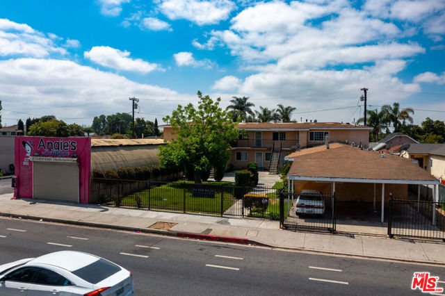 3920 E Alondra Boulevard, Compton CA: https://media.crmls.org/mediaz/3995837f-99c4-4cc1-b451-73f04da1ff10.jpg