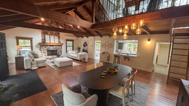 19940 Oakmont Drive, Los Gatos CA: https://media.crmls.org/mediaz/3995df8a-e946-4003-9e39-556a8ee381c7.jpg