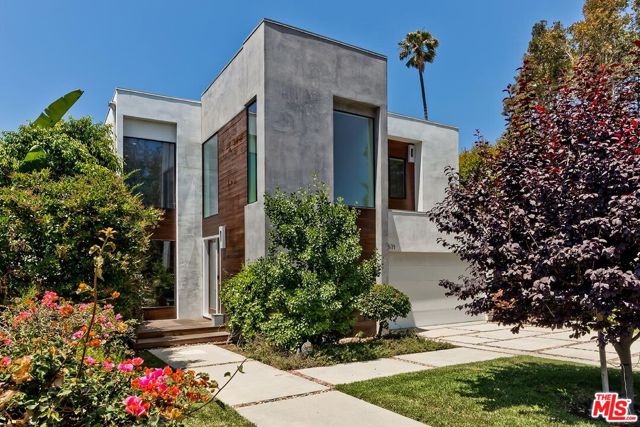 3571 Colonial Avenue, Los Angeles CA: https://media.crmls.org/mediaz/3995ff68-3e18-4a77-8fae-0673557d502d.jpg