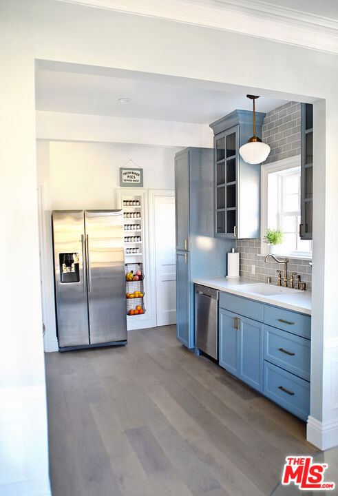 135 1/2 N Harper Avenue, Los Angeles CA: https://media.crmls.org/mediaz/39969251-d1d1-414c-b2be-718ffa6b3c9f.jpg