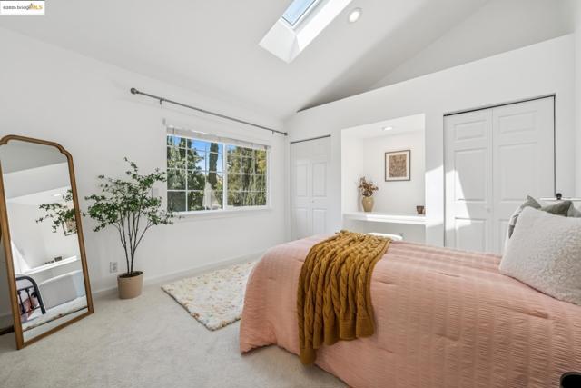 1051 Kaski Ln, Concord CA: https://media.crmls.org/mediaz/3996e425-8767-4c4d-b2b1-fd1931d239b0.jpg