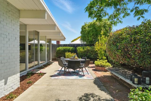 200 Loon Court, Foster City CA: https://media.crmls.org/mediaz/399724c7-4738-4062-8403-e06bb763f08f.jpg