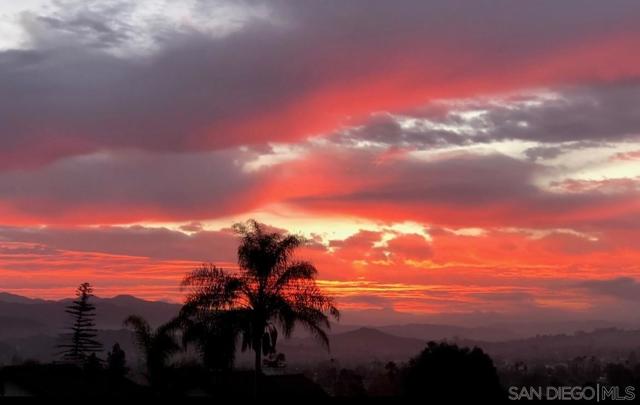 1412 Timber Gln, Escondido CA: https://media.crmls.org/mediaz/399734a9-8485-4fce-a525-2172f772afae.jpg