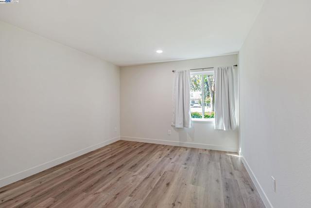 291 Tradewinds Dr, San Jose CA: https://media.crmls.org/mediaz/39976ffd-c267-4b4b-b26f-f0e629221002.jpg